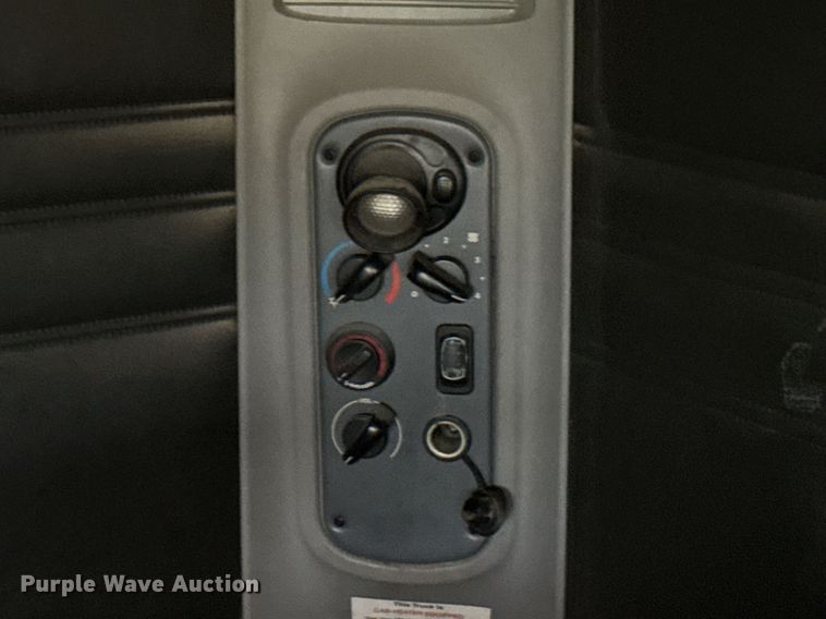 image for item ED5671 2005 Freightliner Century Class semi truck