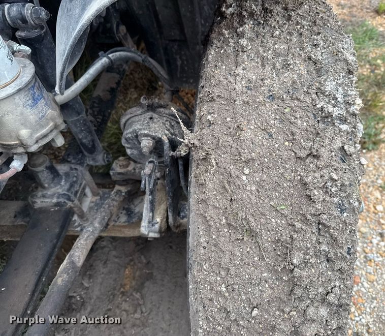 image for item ED5671 2005 Freightliner Century Class semi truck