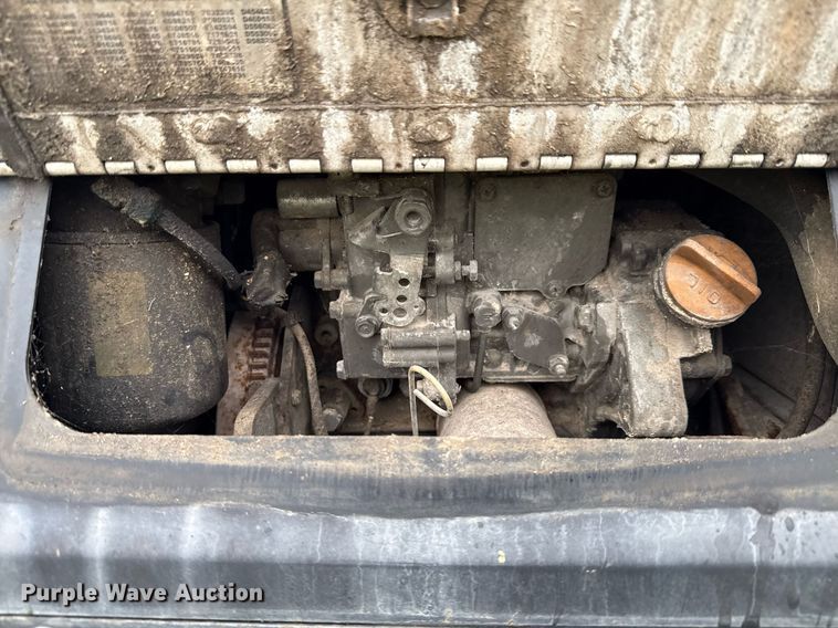 image for item ED5672 2013 Freightliner Cascadia semi truck