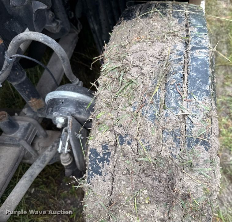 image for item ED5672 2013 Freightliner Cascadia semi truck