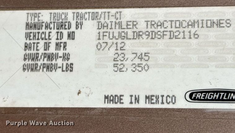 image for item ED5672 2013 Freightliner Cascadia semi truck