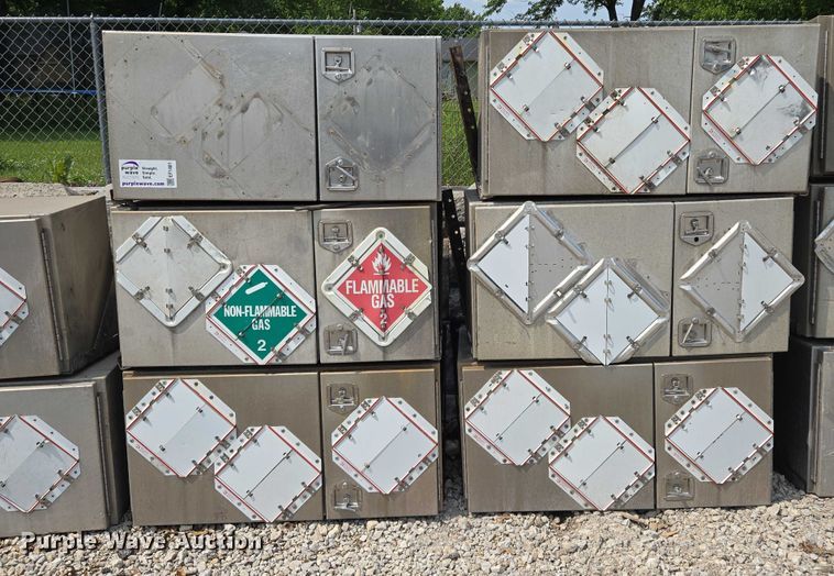 image for item EF1481 (6) aluminum toolboxes