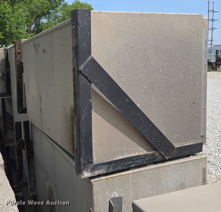 image for item EF1481 (6) aluminum toolboxes