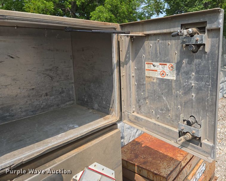 image for item EF1482 (6) aluminum toolboxes