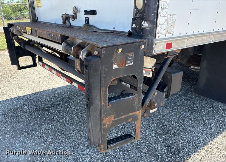 image for item EF3117 2013 Freightliner Business Class M2 box truck