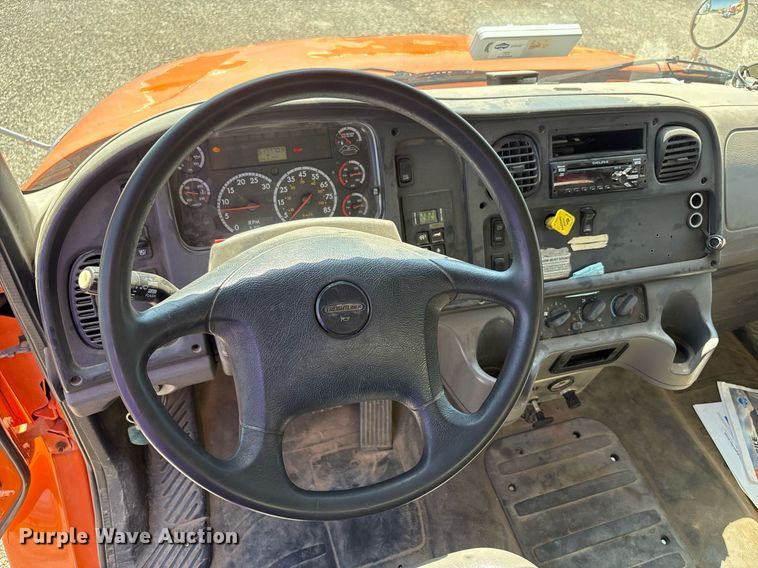 image for item EF3117 2013 Freightliner Business Class M2 box truck