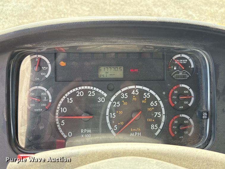 image for item EF3117 2013 Freightliner Business Class M2 box truck