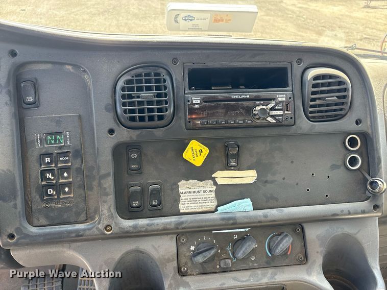 image for item EF3117 2013 Freightliner Business Class M2 box truck