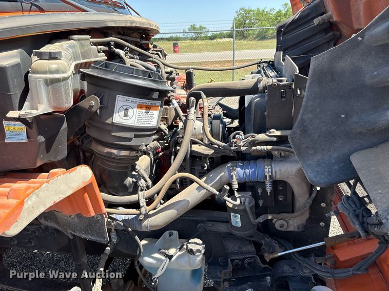 image for item EF3117 2013 Freightliner Business Class M2 box truck