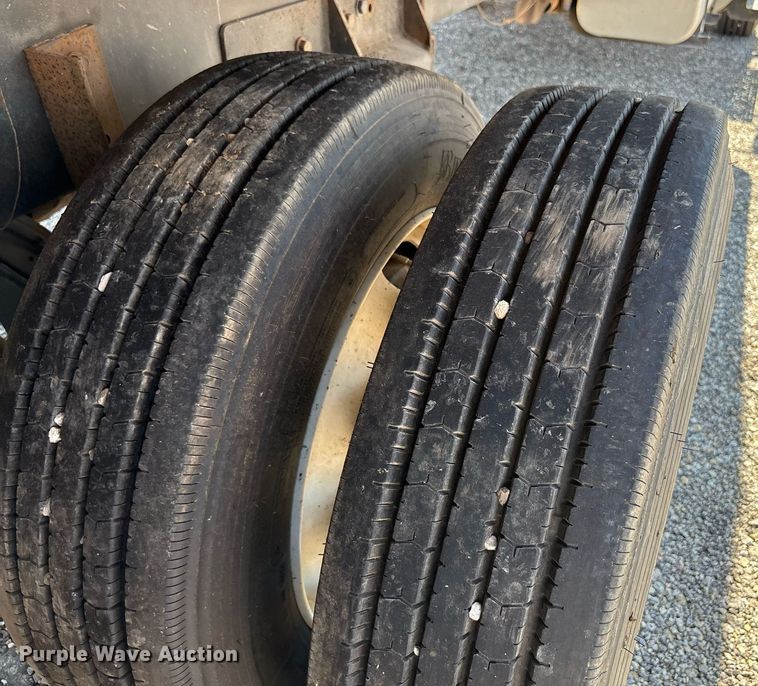 image for item EF3117 2013 Freightliner Business Class M2 box truck