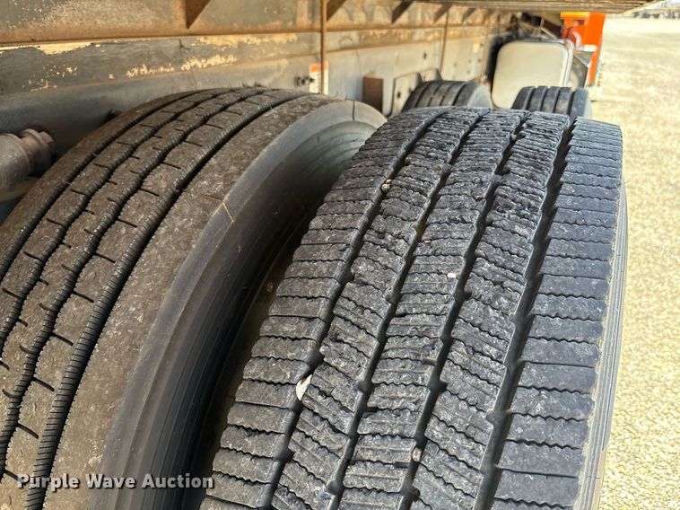 image for item EF3117 2013 Freightliner Business Class M2 box truck