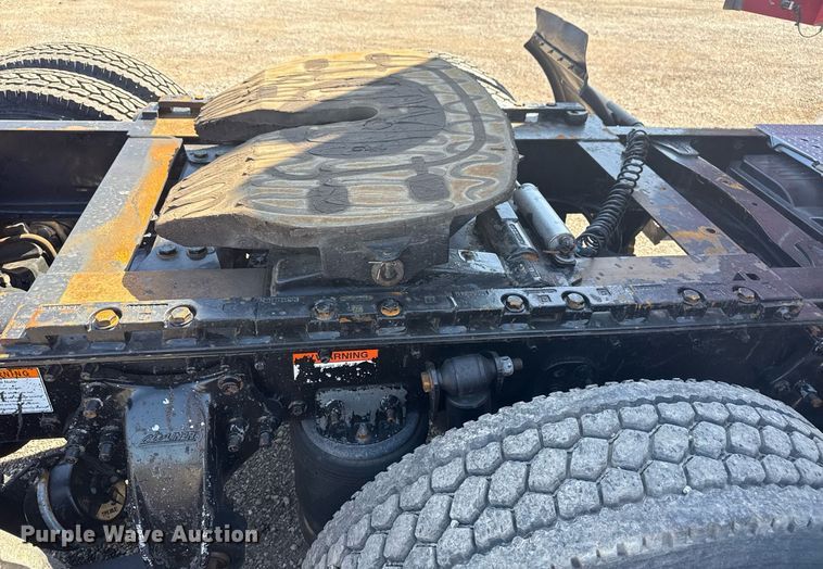 image for item EG5759 2006 Freightliner Columbia semi truck