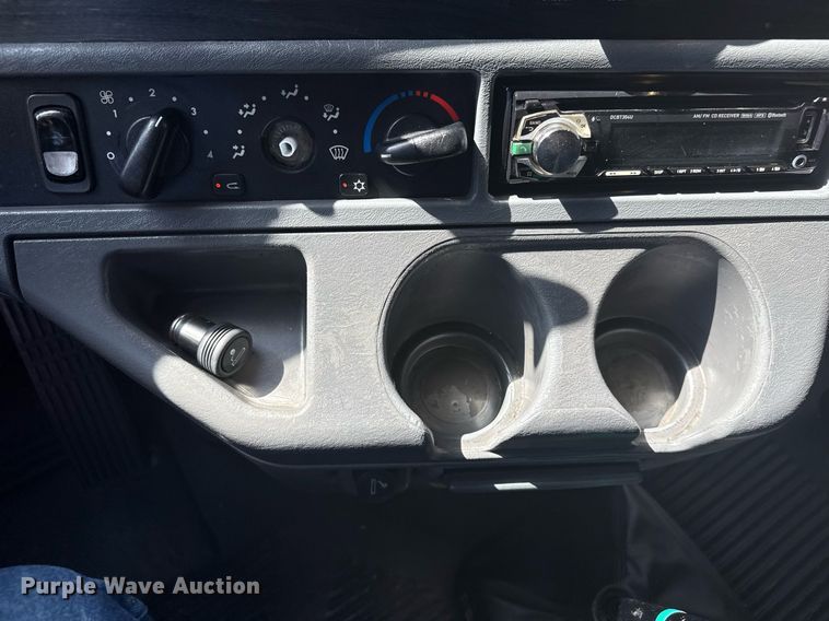 image for item EG5759 2006 Freightliner Columbia semi truck