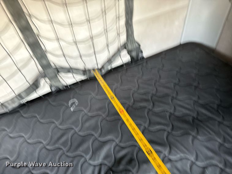 image for item EG5759 2006 Freightliner Columbia semi truck