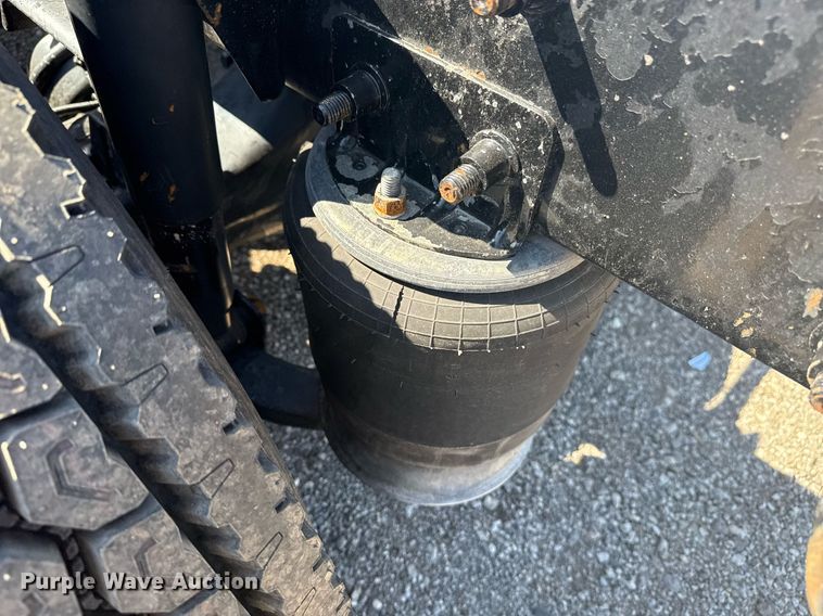 image for item EG5759 2006 Freightliner Columbia semi truck