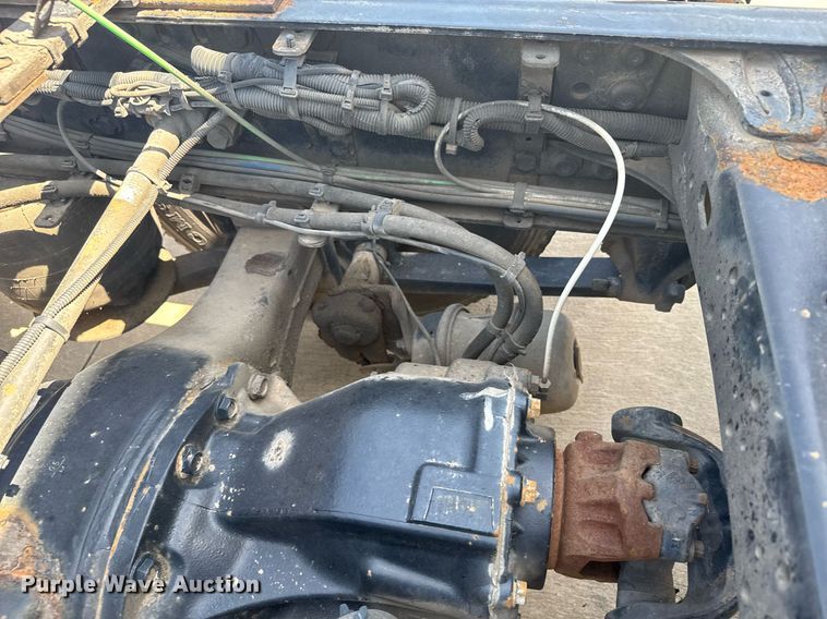 image for item EG6354 2014 Freightliner Cascadia semi truck