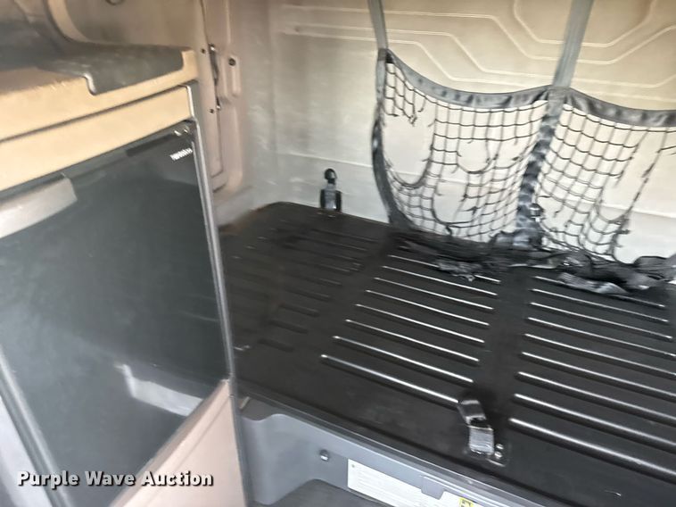 image for item EG6354 2014 Freightliner Cascadia semi truck