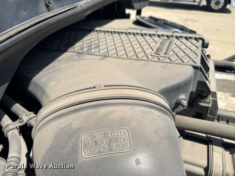 image for item EG6354 2014 Freightliner Cascadia semi truck