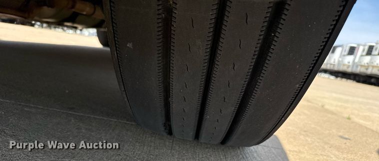 image for item EG6354 2014 Freightliner Cascadia semi truck