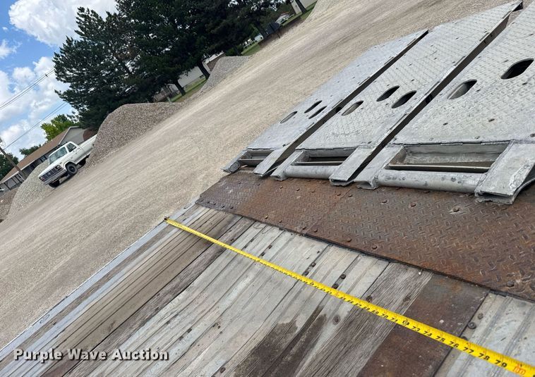 image for item EG6464 2016 Wilson CT-1080 drop deck equipment trailer