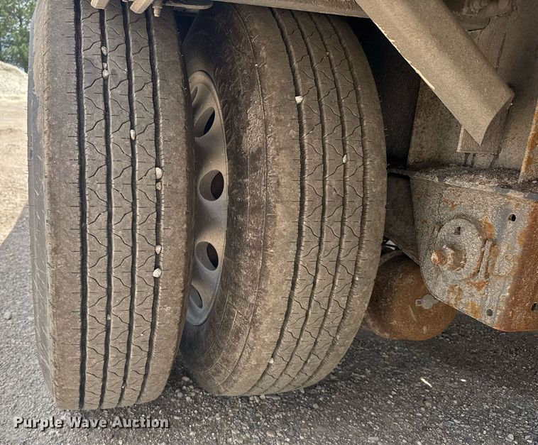 image for item EG6464 2016 Wilson CT-1080 drop deck equipment trailer