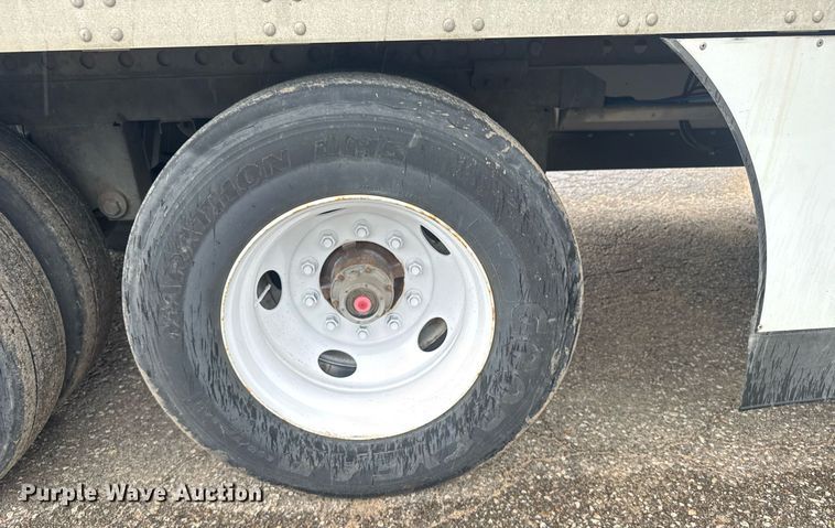 image for item EG6556 2007 Stoughton dry van trailer