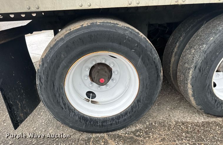 image for item EG6556 2007 Stoughton dry van trailer