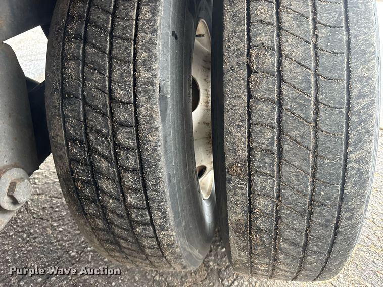 image for item EG6556 2007 Stoughton dry van trailer