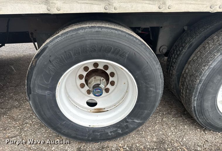 image for item EG6556 2007 Stoughton dry van trailer