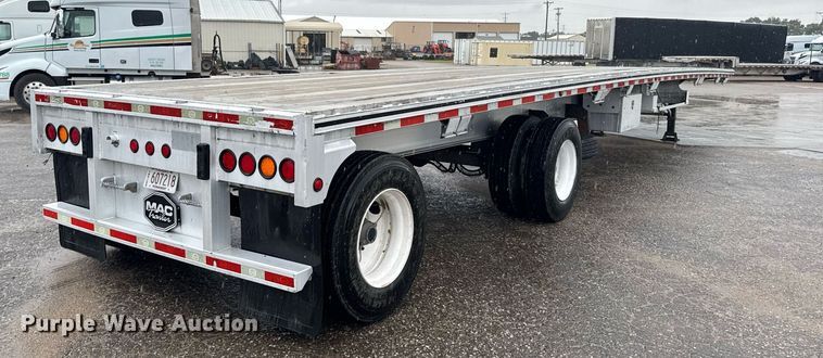 image for item EG6557 2015 Mac flatbed trailer