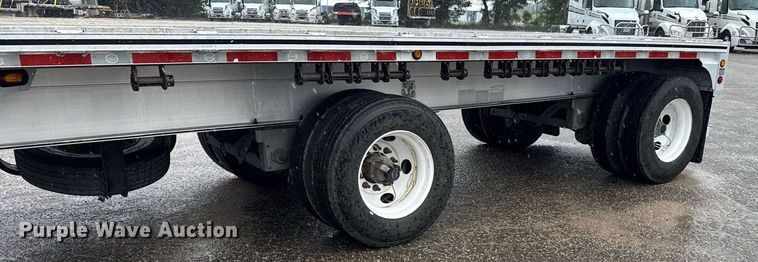 image for item EG6557 2015 Mac flatbed trailer