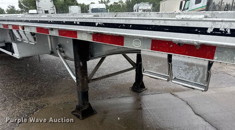 image for item EG6557 2015 Mac flatbed trailer