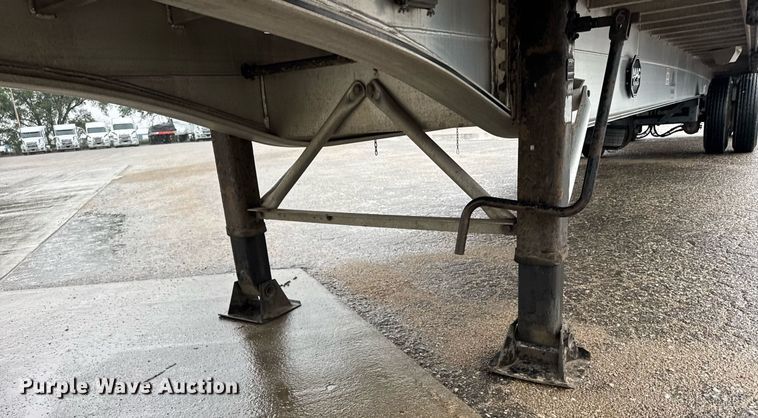 image for item EG6557 2015 Mac flatbed trailer