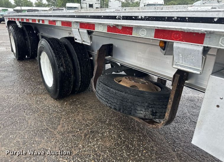 image for item EG6557 2015 Mac flatbed trailer