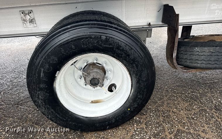 image for item EG6557 2015 Mac flatbed trailer