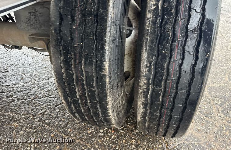 image for item EG6557 2015 Mac flatbed trailer