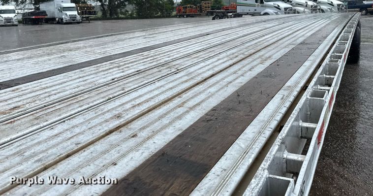 image for item EG6558 2015 Manac 10248B000 flatbed trailer