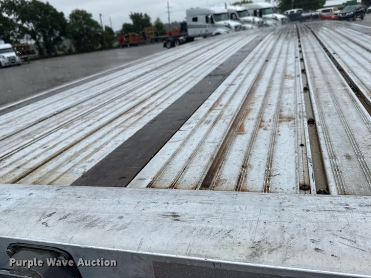 image for item EG6558 2015 Manac 10248B000 flatbed trailer