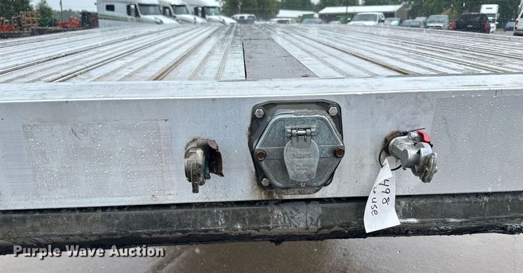 image for item EG6558 2015 Manac 10248B000 flatbed trailer