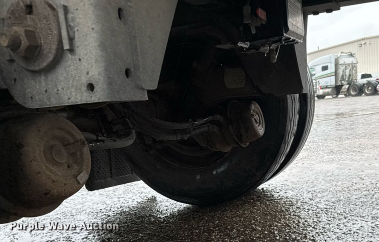 image for item EG6558 2015 Manac 10248B000 flatbed trailer