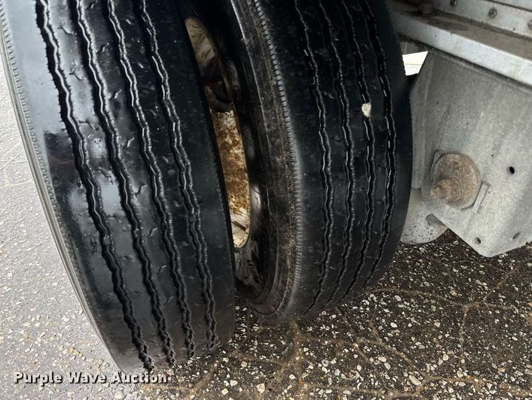 image for item EG6558 2015 Manac 10248B000 flatbed trailer