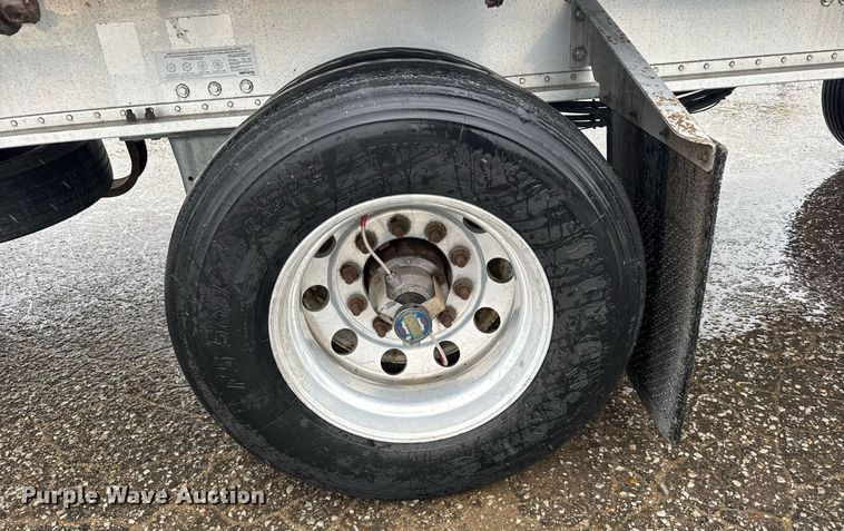 image for item EG6558 2015 Manac 10248B000 flatbed trailer