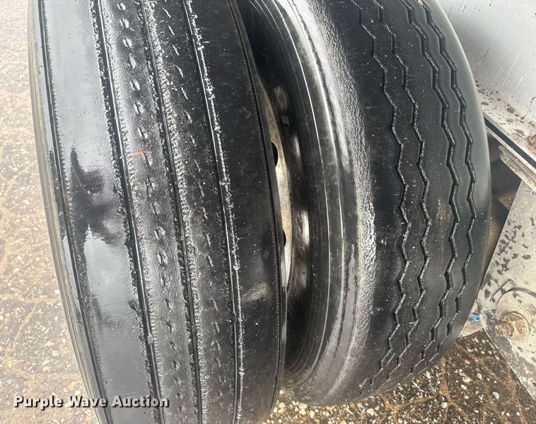 image for item EG6559 2015 Mac  flatbed trailer