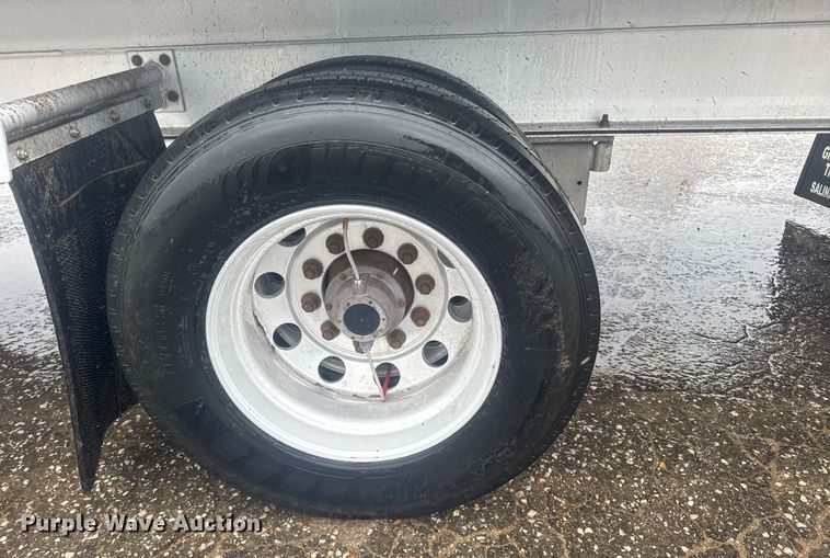 image for item EG6559 2015 Mac  flatbed trailer