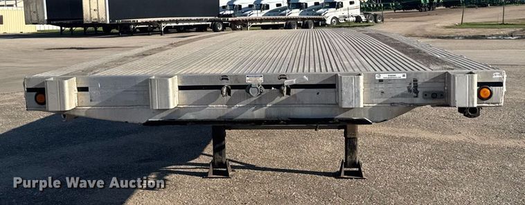 image for item EG6585 2014 Mac flatbed trailer