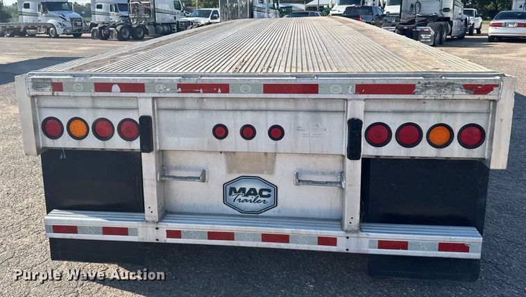 image for item EG6585 2014 Mac flatbed trailer