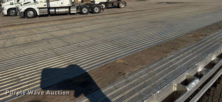 image for item EG6585 2014 Mac flatbed trailer