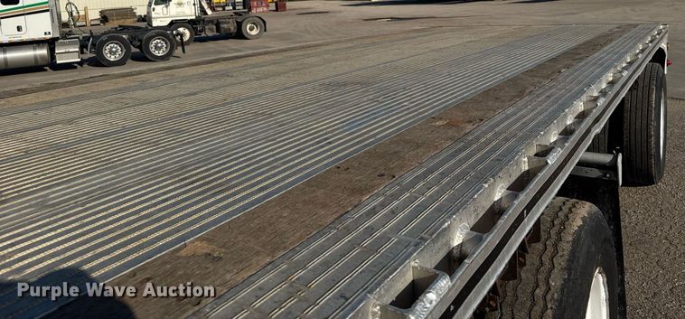 image for item EG6585 2014 Mac flatbed trailer