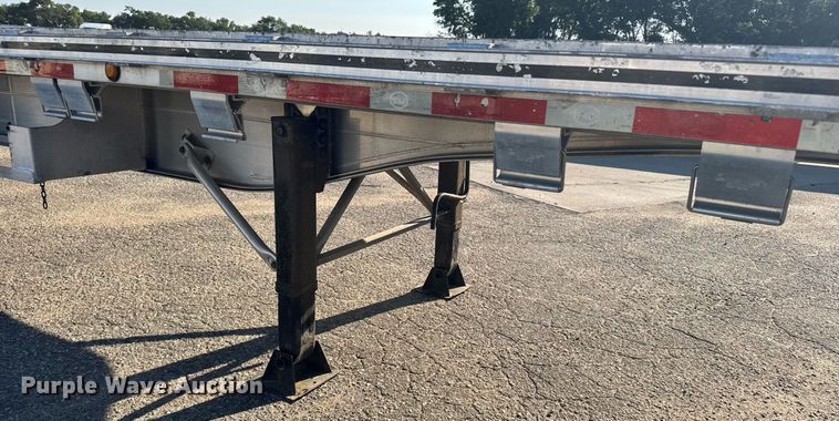 image for item EG6585 2014 Mac flatbed trailer
