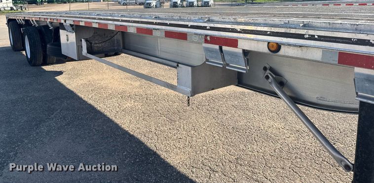 image for item EG6585 2014 Mac flatbed trailer